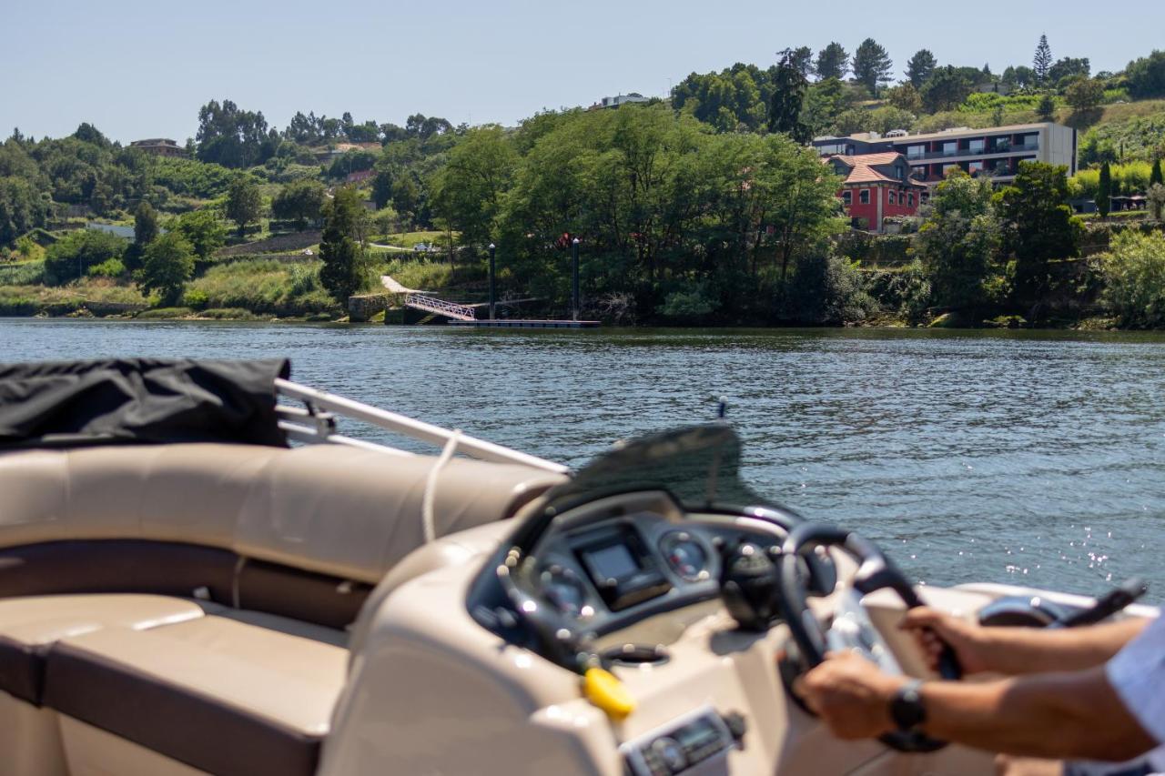 Vinha Boutique Hotel Vila Nova de Gaia Exterior foto A view of the river from a boat